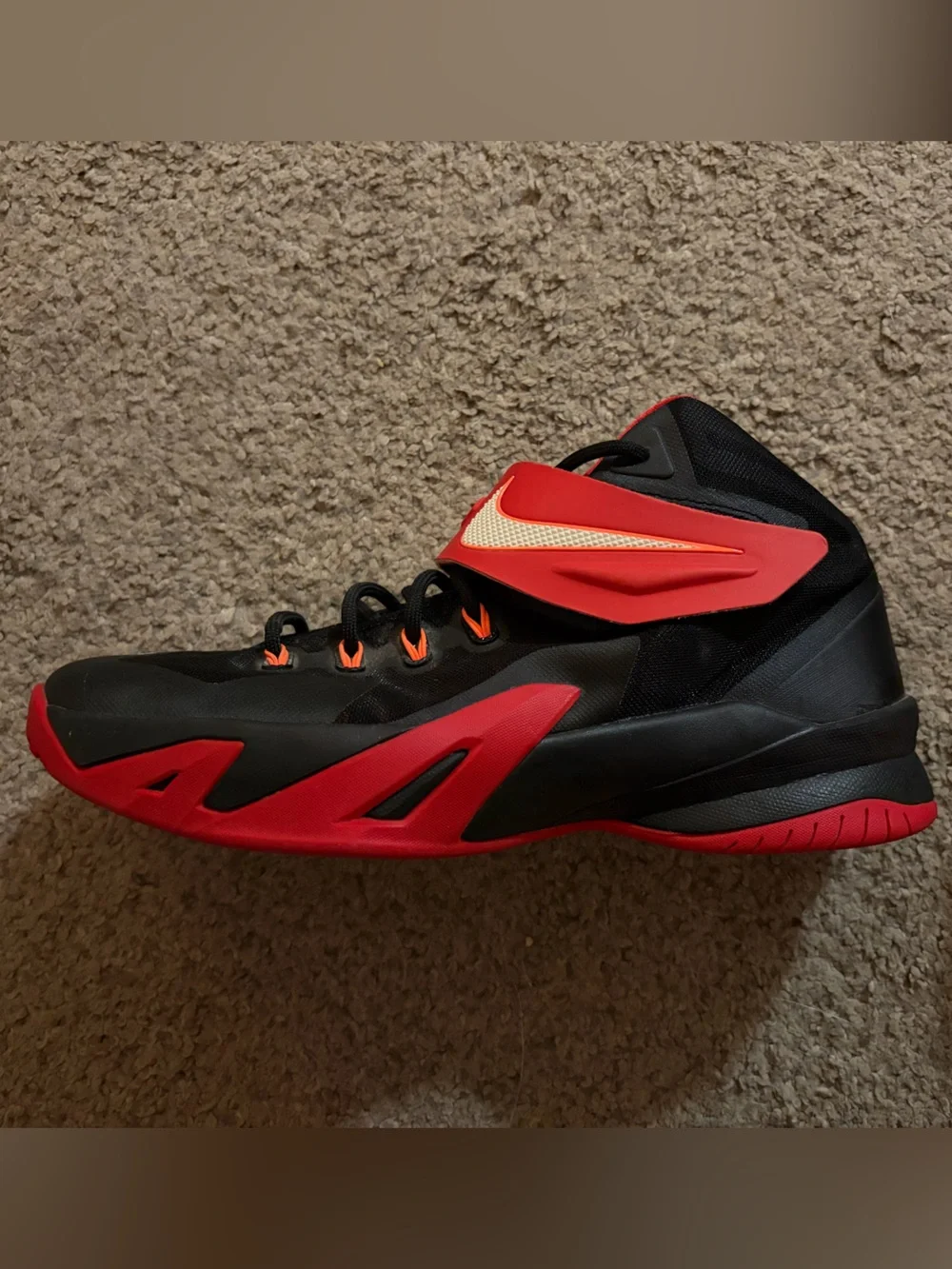 Nike LeBron Soldier 8 Basketball Shoes University Red/Black 653645-006 Size 6.5Y